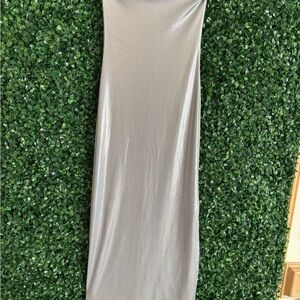 H&M Silver/Metallic body con Maxi Dress
GREAT FOR HOLIDAY SEASON / NYE